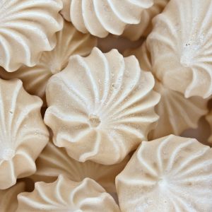 Learn how to make these delicious white meringue cookies with a close-up view.